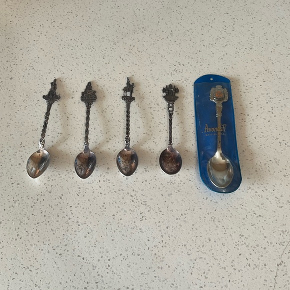 Collectible Spoons - Picture 1 of 7
